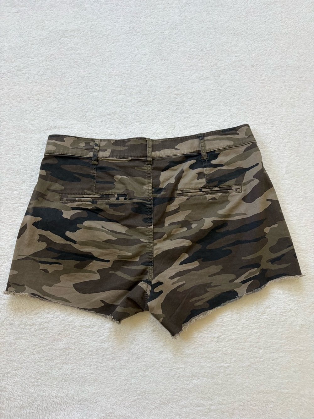 Express Camo High-Waist Women's Shorts in Olive and Brown - Picture 7 of 7